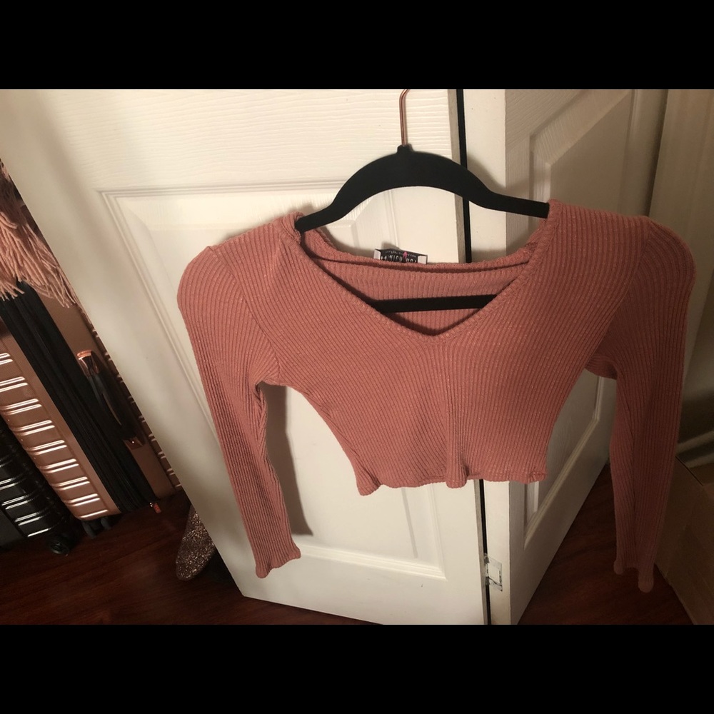 Crop top fashion nova (DO NOT BUY ITEM IS SOLD)